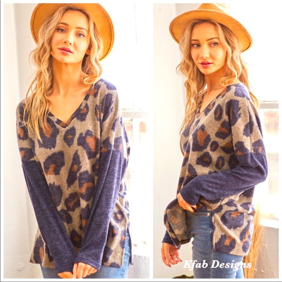 On-Trend🤎Animal print soft v-neck w/ruffle sleeve - Picture 1 of 5